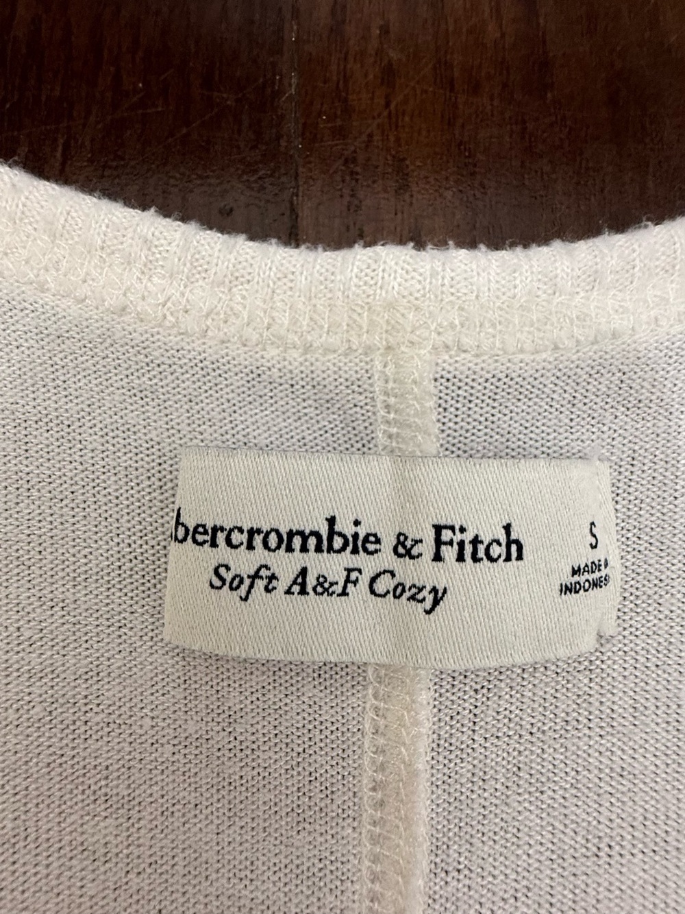 Abercrombie & Fitch Cream Soft A&F Cozy Knit Top size small - Picture 7 of 7